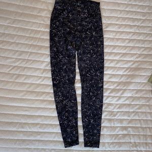 Lululemon, size 6, 28” Align Printed Leggings